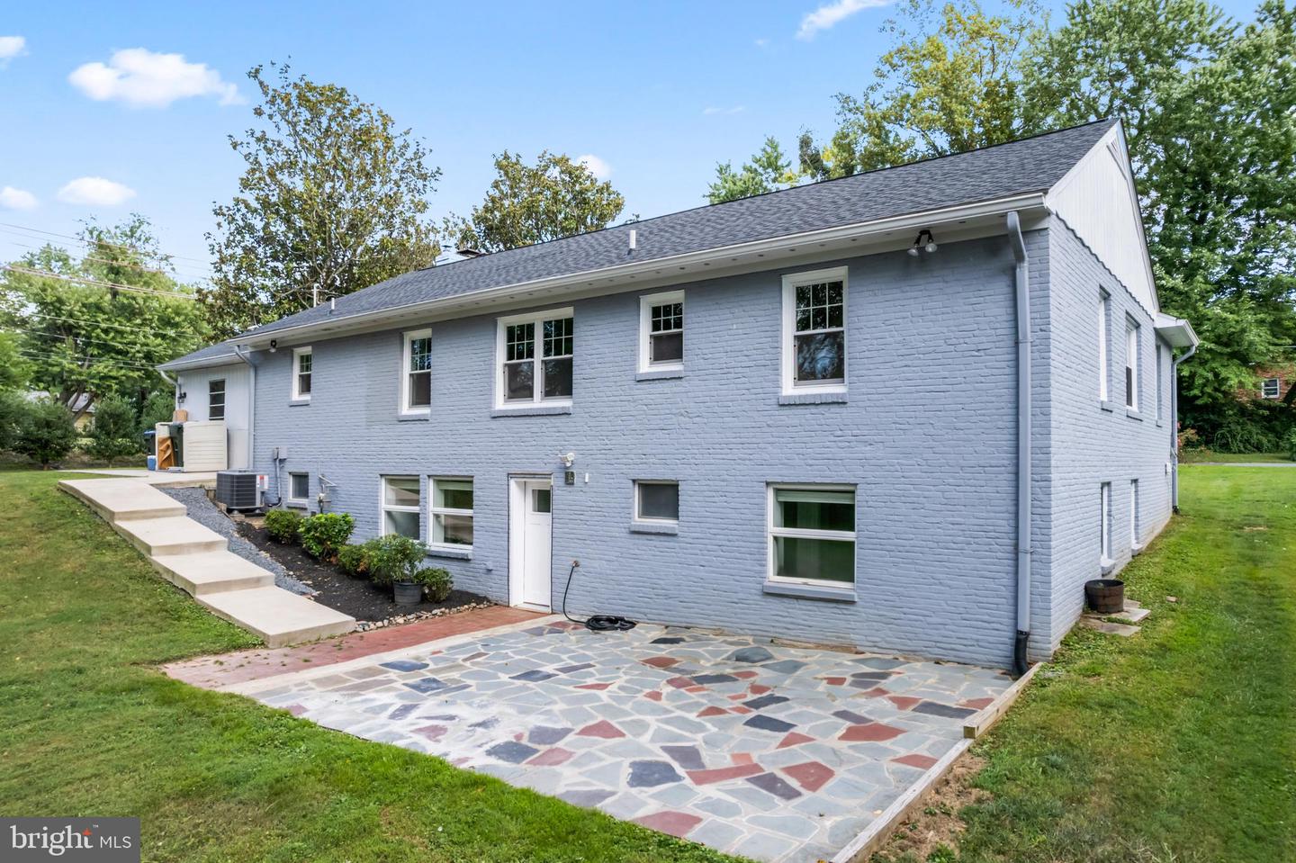 6616 KIRBY CT, FALLS CHURCH, Virginia 22043, 5 Bedrooms Bedrooms, ,3 BathroomsBathrooms,Residential,For sale,6616 KIRBY CT,VAFX2274916 MLS # VAFX2274916