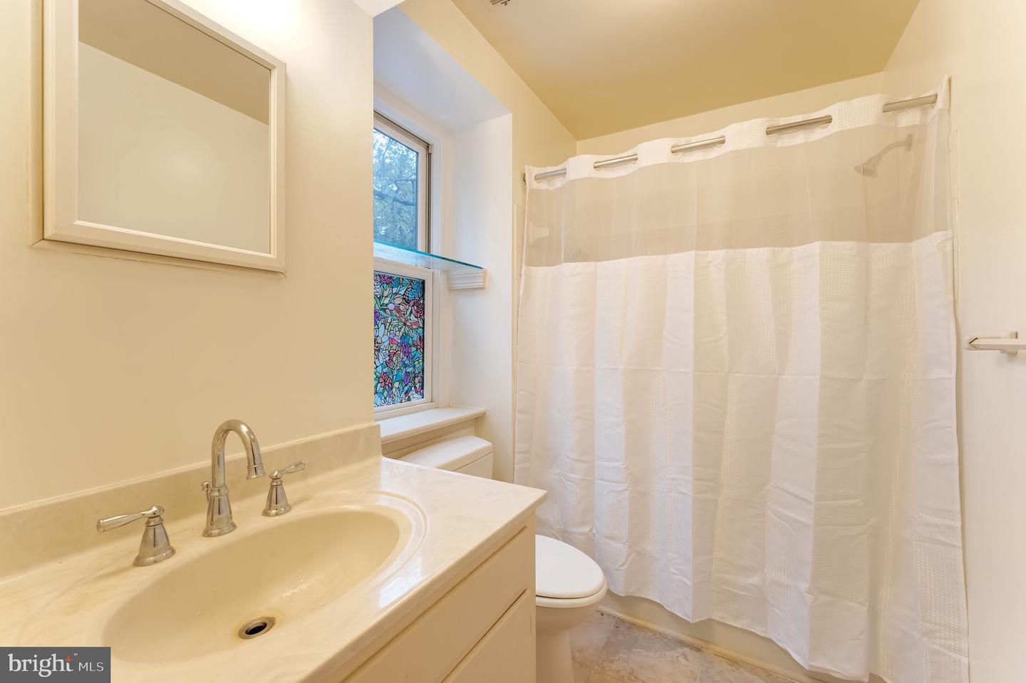 3 MEADOWBROOK CT S, MIDDLEBURG, Virginia 20117, 2 Bedrooms Bedrooms, ,2 BathroomsBathrooms,Residential,For sale,3 MEADOWBROOK CT S,VALO2109108 MLS # VALO2109108