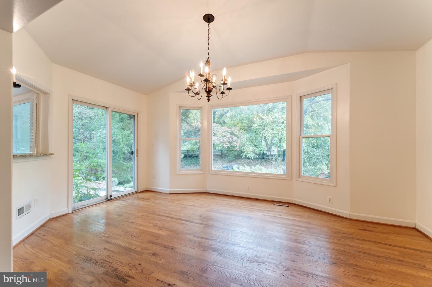 3 MEADOWBROOK CT S, MIDDLEBURG, Virginia 20117, 2 Bedrooms Bedrooms, ,2 BathroomsBathrooms,Residential,For sale,3 MEADOWBROOK CT S,VALO2109108 MLS # VALO2109108