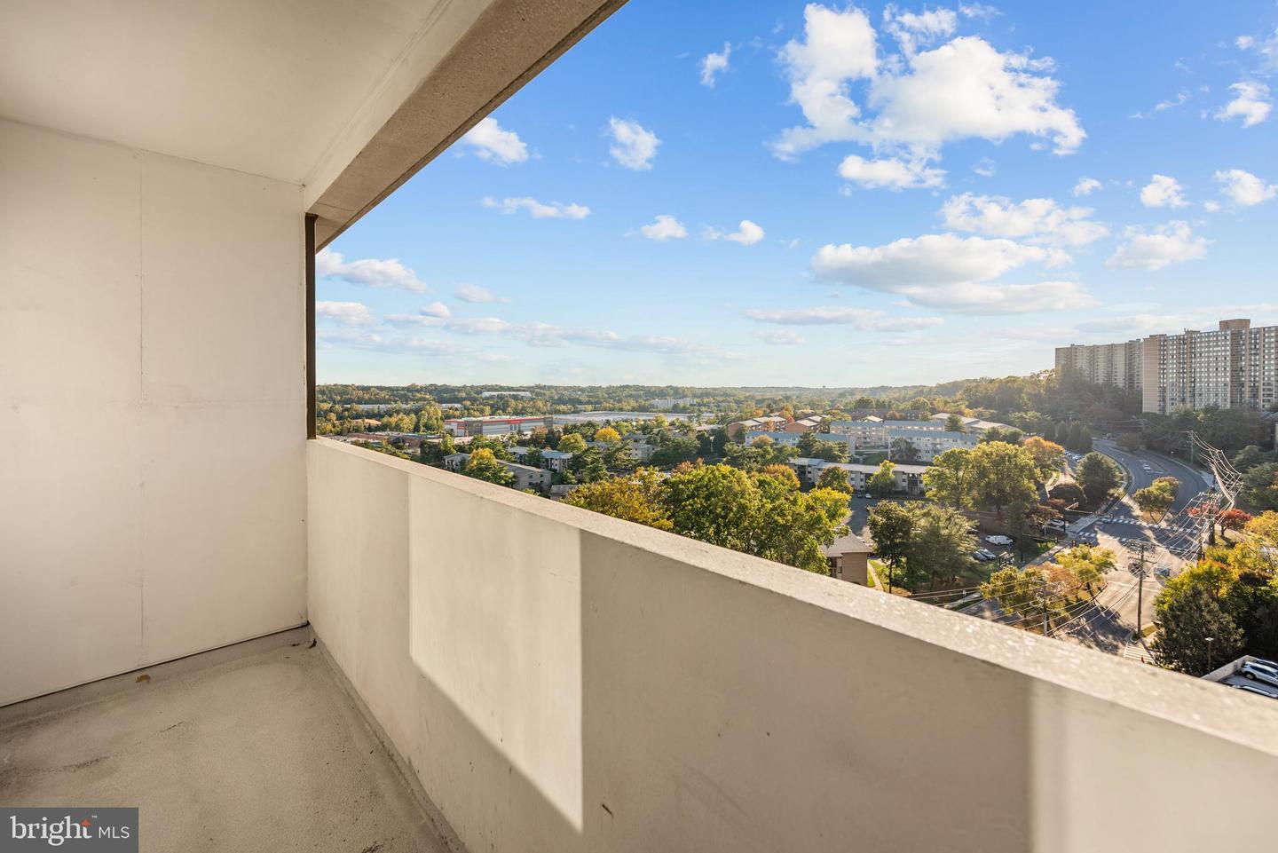 5911 EDSALL RD #908, ALEXANDRIA, Virginia 22304, 1 Bedroom Bedrooms, ,1 BathroomBathrooms,Residential,For sale,5911 EDSALL RD #908,VAAX2050940 MLS # VAAX2050940