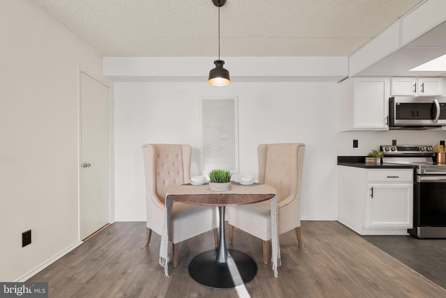 5911 EDSALL RD #908, ALEXANDRIA, Virginia 22304, 1 Bedroom Bedrooms, ,1 BathroomBathrooms,Residential,For sale,5911 EDSALL RD #908,VAAX2050940 MLS # VAAX2050940