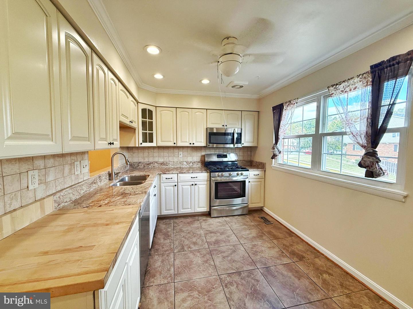 15008 CHERRYDALE DR, WOODBRIDGE, Virginia 22193, 3 Bedrooms Bedrooms, ,2 BathroomsBathrooms,Residential,For sale,15008 CHERRYDALE DR,VAPW2106210 MLS # VAPW2106210