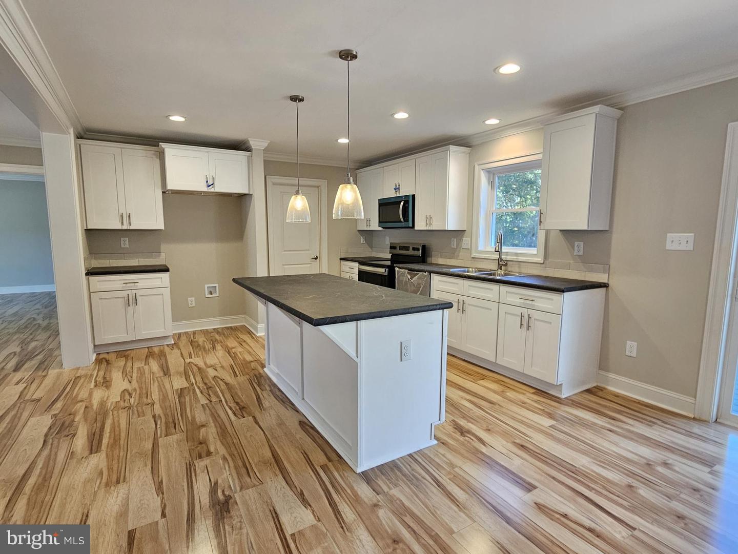 121 SHARPS CREEK DR, SCOTTSVILLE, Virginia 24590, 3 Bedrooms Bedrooms, ,2 BathroomsBathrooms,Residential,For sale,121 SHARPS CREEK DR,VABH2000224 MLS # VABH2000224