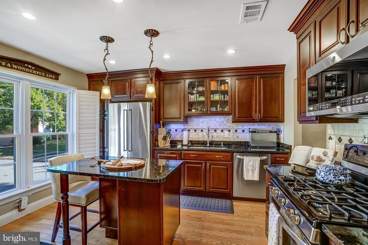 7714 SHOOTINGSTAR DR, SPRINGFIELD, Virginia 22152, 3 Bedrooms Bedrooms, 13 Rooms Rooms,3 BathroomsBathrooms,Residential,For sale,7714 SHOOTINGSTAR DR,VAFX2275088 MLS # VAFX2275088