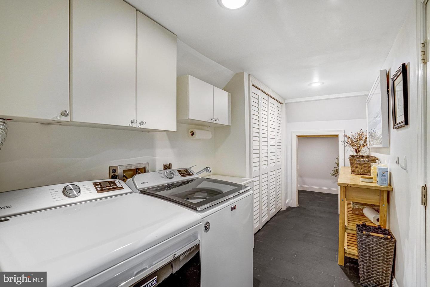 7714 SHOOTINGSTAR DR, SPRINGFIELD, Virginia 22152, 3 Bedrooms Bedrooms, 13 Rooms Rooms,3 BathroomsBathrooms,Residential,For sale,7714 SHOOTINGSTAR DR,VAFX2275088 MLS # VAFX2275088