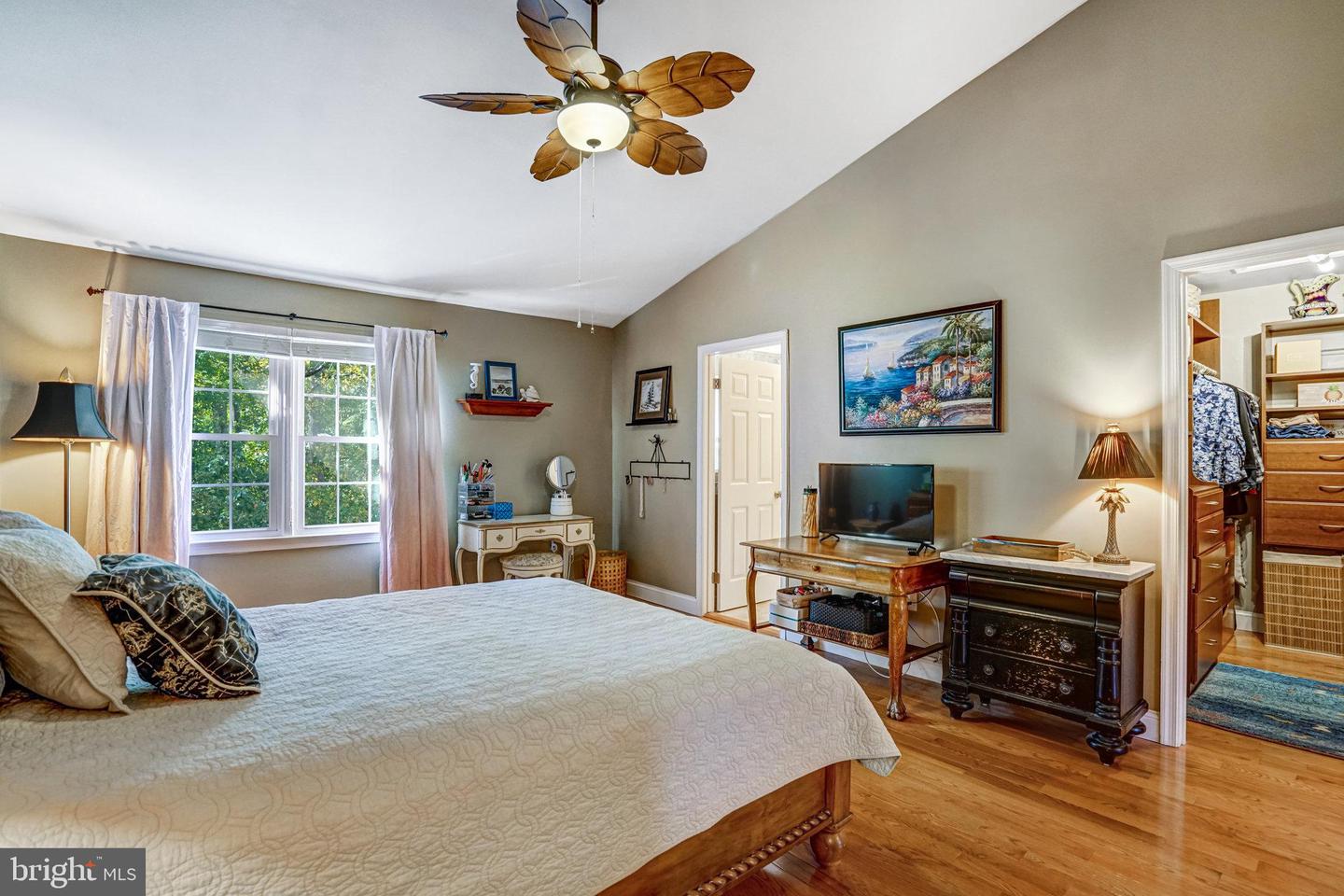7714 SHOOTINGSTAR DR, SPRINGFIELD, Virginia 22152, 3 Bedrooms Bedrooms, 13 Rooms Rooms,3 BathroomsBathrooms,Residential,For sale,7714 SHOOTINGSTAR DR,VAFX2275088 MLS # VAFX2275088