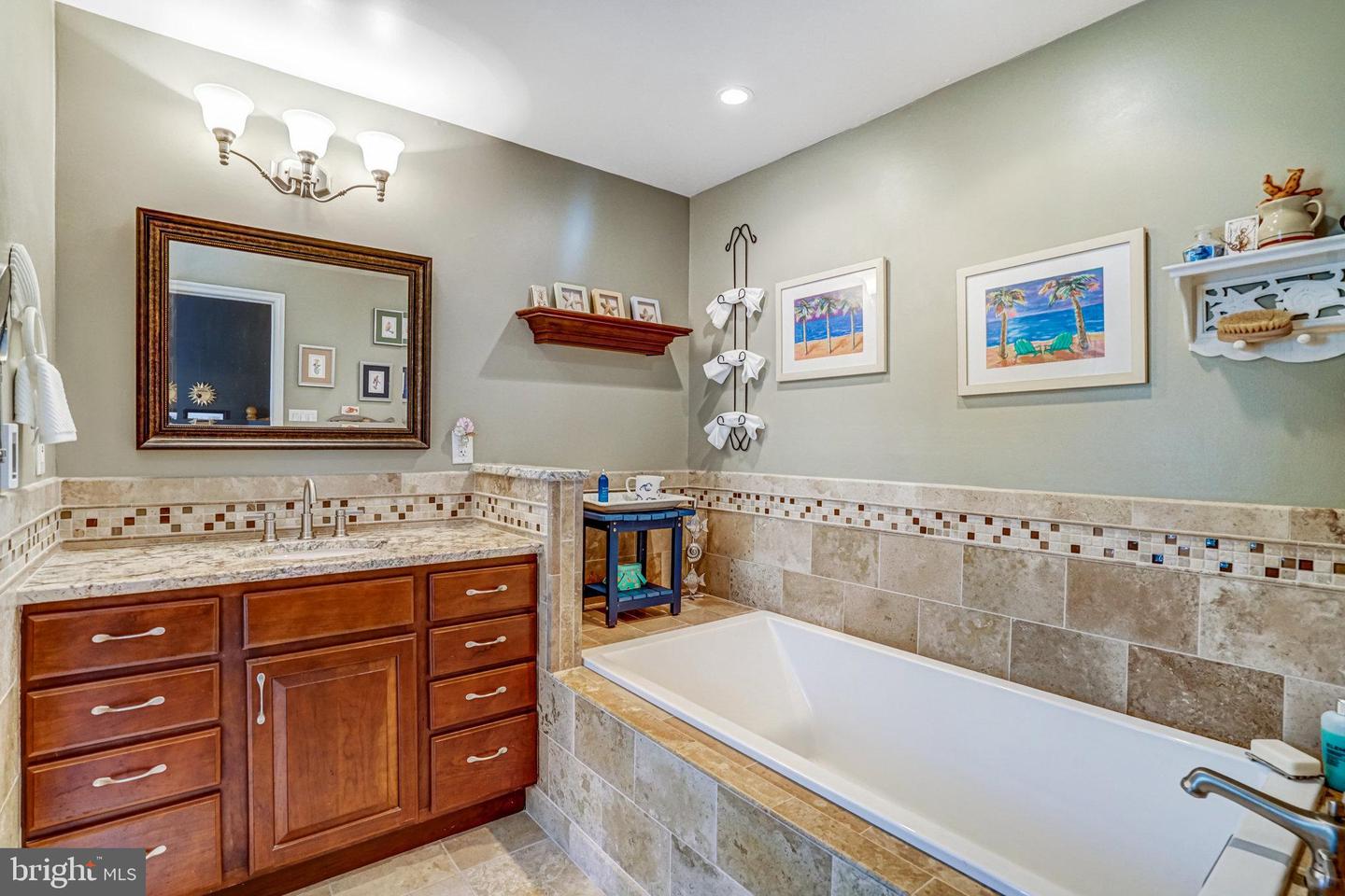 7714 SHOOTINGSTAR DR, SPRINGFIELD, Virginia 22152, 3 Bedrooms Bedrooms, 13 Rooms Rooms,3 BathroomsBathrooms,Residential,For sale,7714 SHOOTINGSTAR DR,VAFX2275088 MLS # VAFX2275088