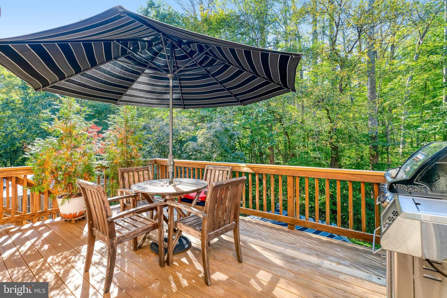 7714 SHOOTINGSTAR DR, SPRINGFIELD, Virginia 22152, 3 Bedrooms Bedrooms, 13 Rooms Rooms,3 BathroomsBathrooms,Residential,For sale,7714 SHOOTINGSTAR DR,VAFX2275088 MLS # VAFX2275088