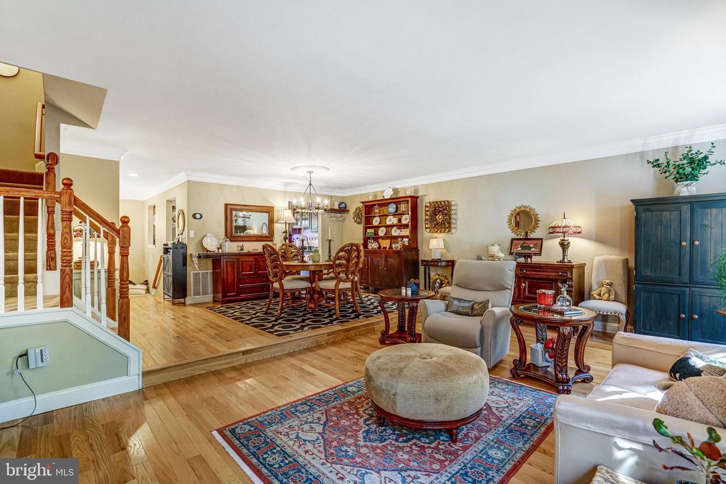 7714 SHOOTINGSTAR DR, SPRINGFIELD, Virginia 22152, 3 Bedrooms Bedrooms, 13 Rooms Rooms,3 BathroomsBathrooms,Residential,For sale,7714 SHOOTINGSTAR DR,VAFX2275088 MLS # VAFX2275088