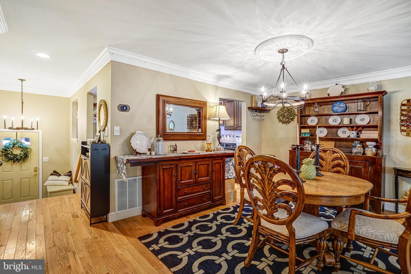 7714 SHOOTINGSTAR DR, SPRINGFIELD, Virginia 22152, 3 Bedrooms Bedrooms, 13 Rooms Rooms,3 BathroomsBathrooms,Residential,For sale,7714 SHOOTINGSTAR DR,VAFX2275088 MLS # VAFX2275088