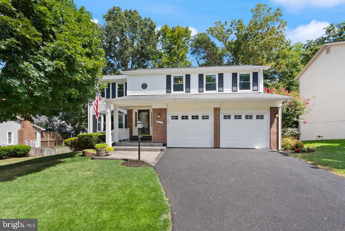 6117 MOUNTAIN SPRINGS LN, CLIFTON, Virginia 20124, 5 Bedrooms Bedrooms, ,3 BathroomsBathrooms,Residential,For sale,6117 MOUNTAIN SPRINGS LN,VAFX2275022 MLS # VAFX2275022