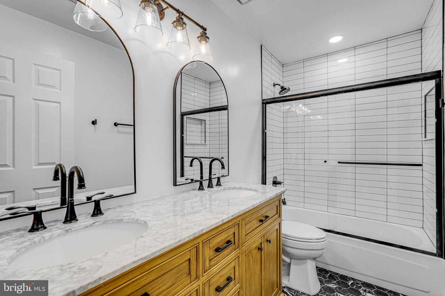 1255 DARTMOUTH CT, ALEXANDRIA, Virginia 22314, 5 Bedrooms Bedrooms, ,3 BathroomsBathrooms,Residential,For sale,1255 DARTMOUTH CT,VAAX2050972 MLS # VAAX2050972