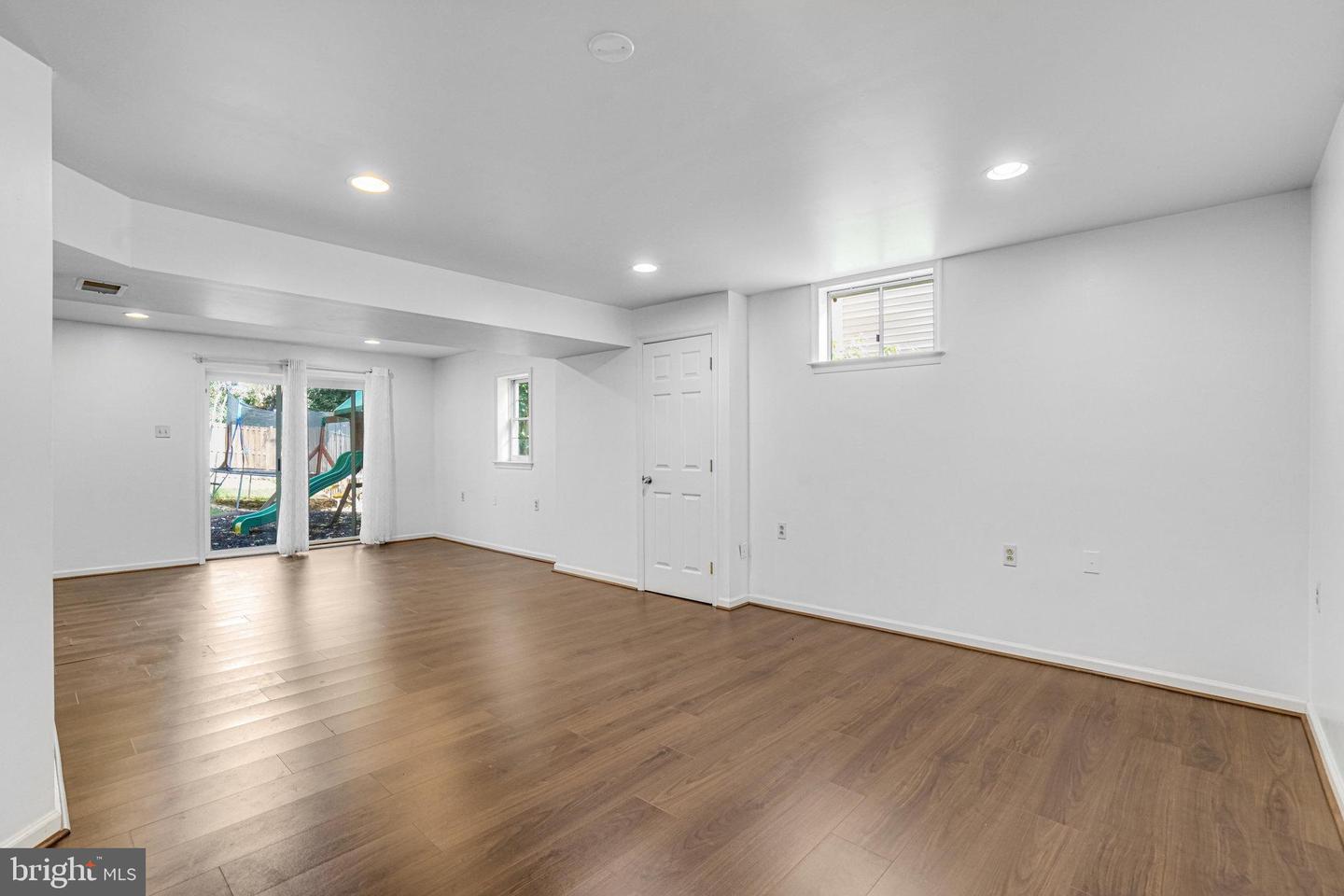 1255 DARTMOUTH CT, ALEXANDRIA, Virginia 22314, 5 Bedrooms Bedrooms, ,3 BathroomsBathrooms,Residential,For sale,1255 DARTMOUTH CT,VAAX2050972 MLS # VAAX2050972