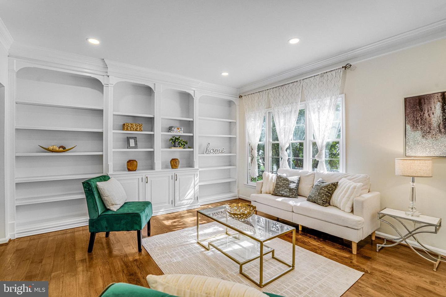 1255 DARTMOUTH CT, ALEXANDRIA, Virginia 22314, 5 Bedrooms Bedrooms, ,3 BathroomsBathrooms,Residential,For sale,1255 DARTMOUTH CT,VAAX2050972 MLS # VAAX2050972