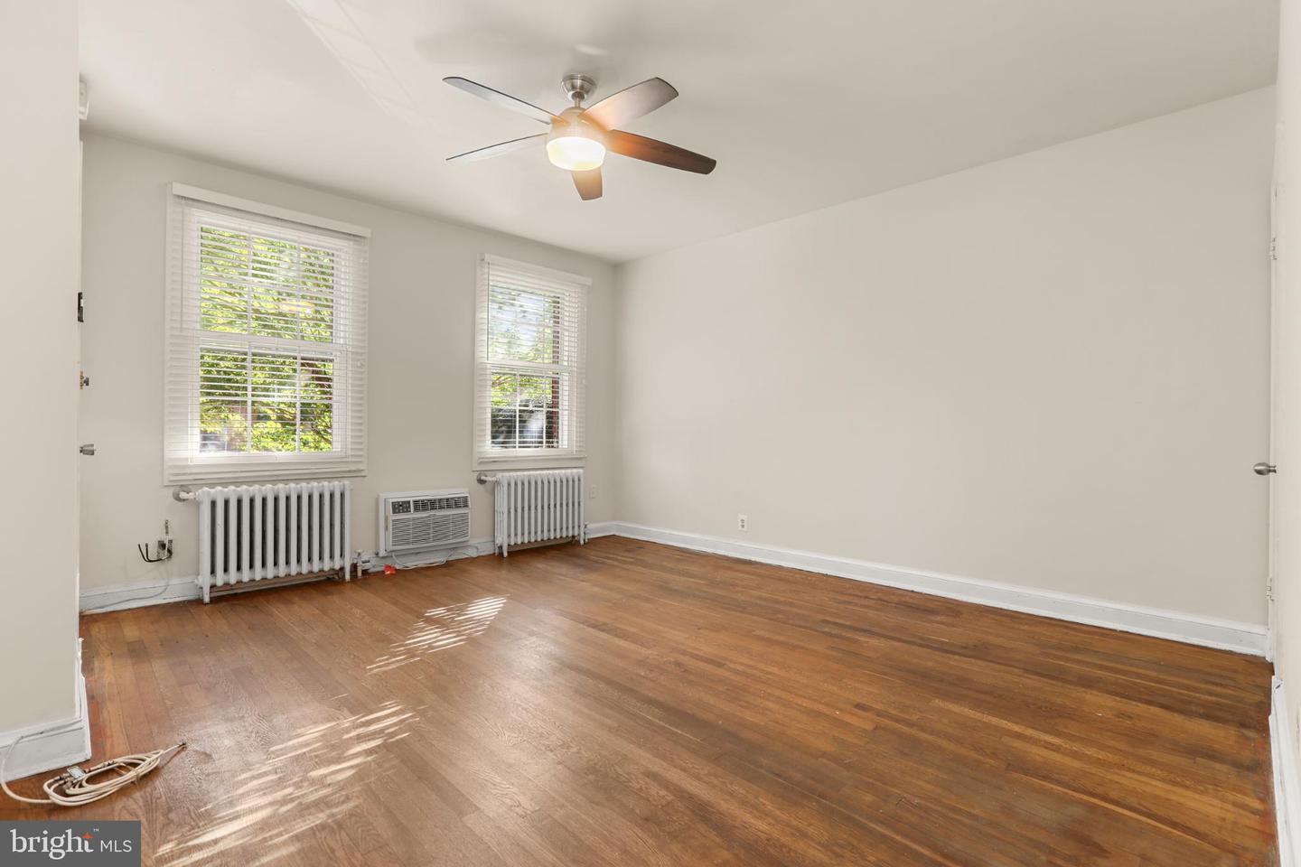 4016 47TH ST NW #2, WASHINGTON, District Of Columbia 20016, 1 Bedroom Bedrooms, 3 Rooms Rooms,1 BathroomBathrooms,Residential,For sale,4016 47TH ST NW #2,DCDC2227660 MLS # DCDC2227660