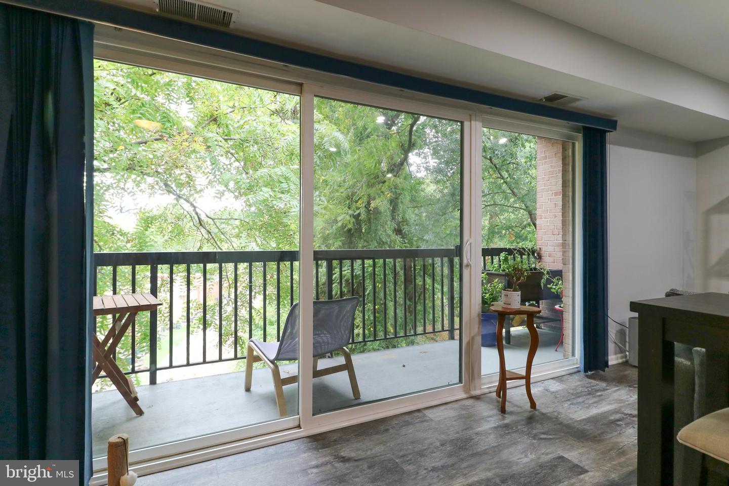 3210 S 28TH ST #404, ALEXANDRIA, Virginia 22302, 1 Bedroom Bedrooms, ,1 BathroomBathrooms,Residential,For sale,3210 S 28TH ST #404,VAAX2050990 MLS # VAAX2050990