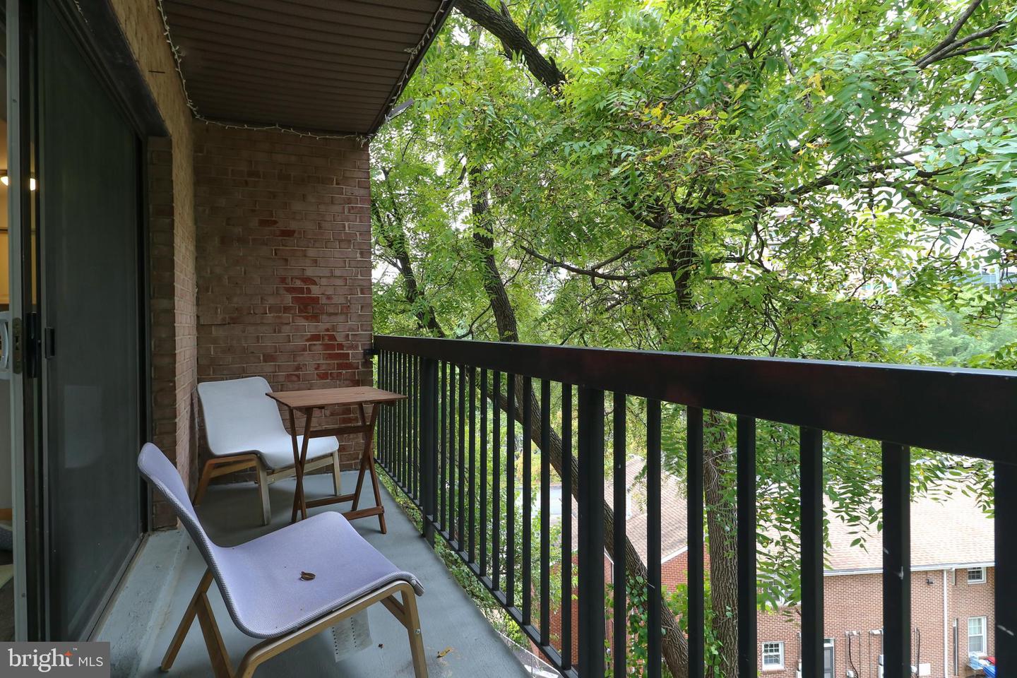 3210 S 28TH ST #404, ALEXANDRIA, Virginia 22302, 1 Bedroom Bedrooms, ,1 BathroomBathrooms,Residential,For sale,3210 S 28TH ST #404,VAAX2050990 MLS # VAAX2050990