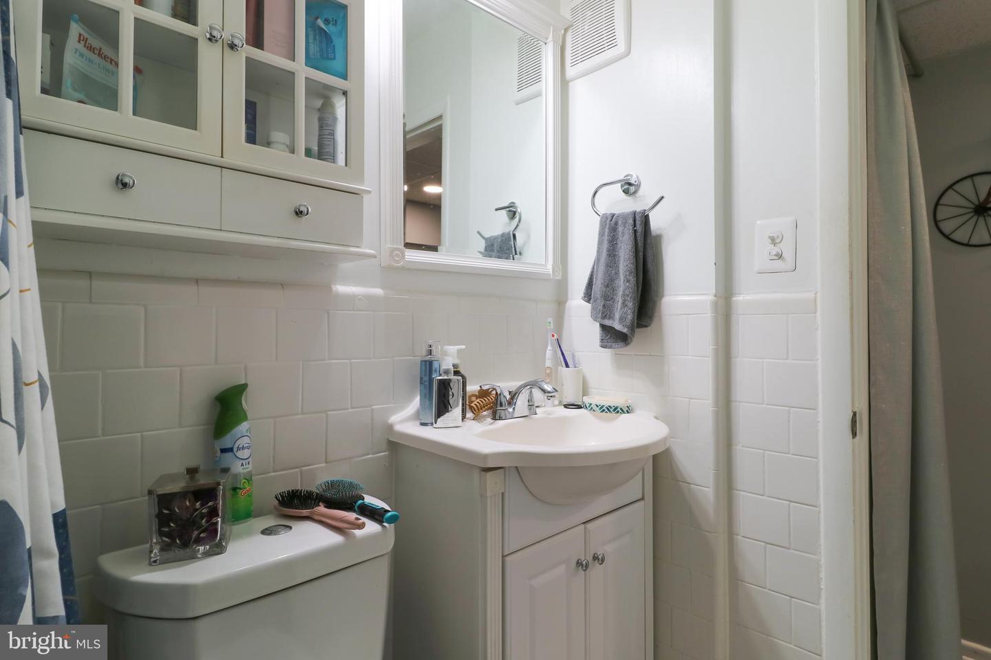 3210 S 28TH ST #404, ALEXANDRIA, Virginia 22302, 1 Bedroom Bedrooms, ,1 BathroomBathrooms,Residential,For sale,3210 S 28TH ST #404,VAAX2050990 MLS # VAAX2050990
