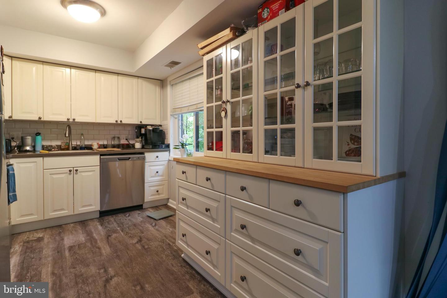 3210 S 28TH ST #404, ALEXANDRIA, Virginia 22302, 1 Bedroom Bedrooms, ,1 BathroomBathrooms,Residential,For sale,3210 S 28TH ST #404,VAAX2050990 MLS # VAAX2050990