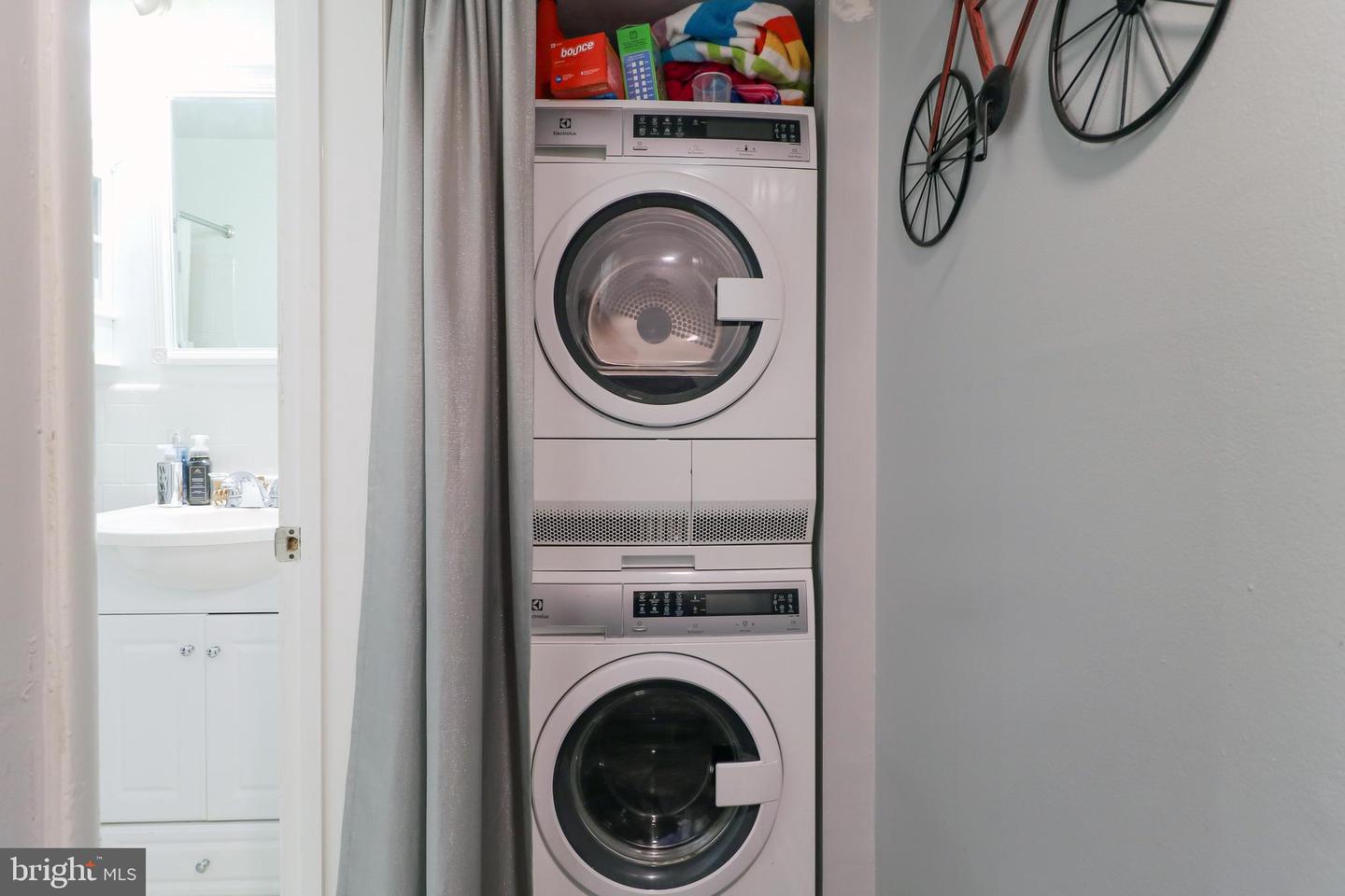 3210 S 28TH ST #404, ALEXANDRIA, Virginia 22302, 1 Bedroom Bedrooms, ,1 BathroomBathrooms,Residential,For sale,3210 S 28TH ST #404,VAAX2050990 MLS # VAAX2050990