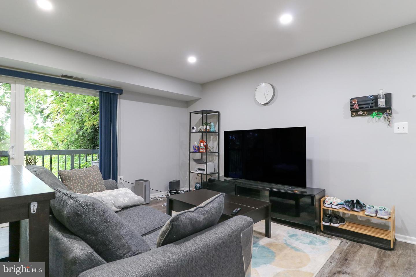 3210 S 28TH ST #404, ALEXANDRIA, Virginia 22302, 1 Bedroom Bedrooms, ,1 BathroomBathrooms,Residential,For sale,3210 S 28TH ST #404,VAAX2050990 MLS # VAAX2050990
