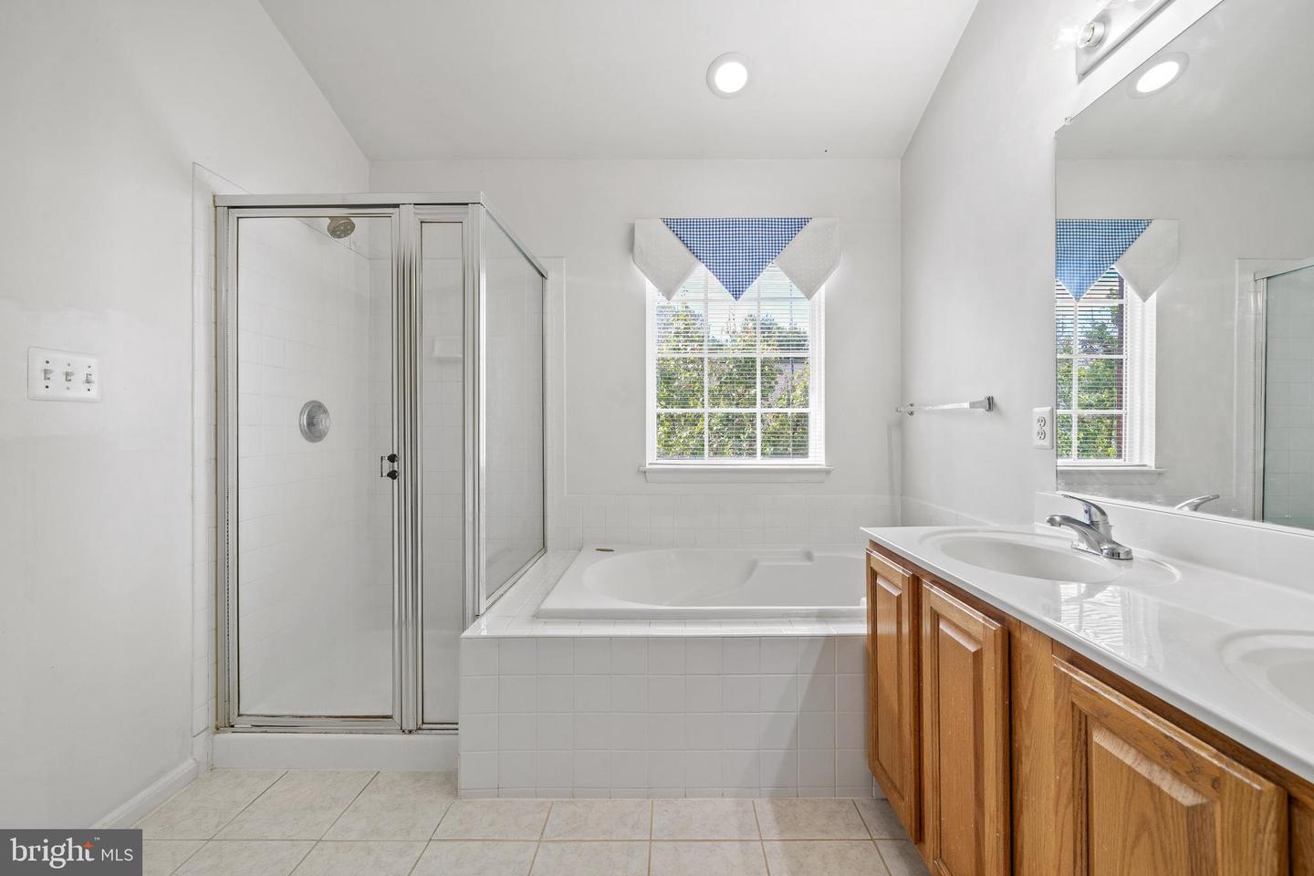 4057 CORNWALL CT, FAIRFAX, Virginia 22030, 3 Bedrooms Bedrooms, ,2 BathroomsBathrooms,Residential,For sale,4057 CORNWALL CT,VAFX2275034 MLS # VAFX2275034