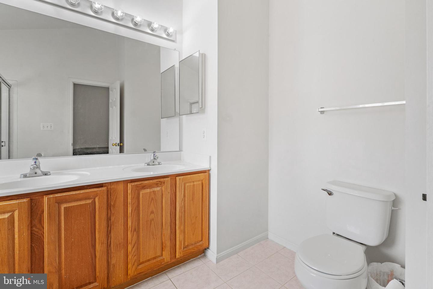 4057 CORNWALL CT, FAIRFAX, Virginia 22030, 3 Bedrooms Bedrooms, ,2 BathroomsBathrooms,Residential,For sale,4057 CORNWALL CT,VAFX2275034 MLS # VAFX2275034