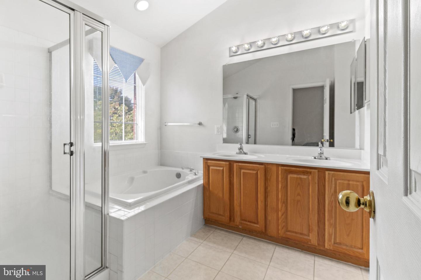 4057 CORNWALL CT, FAIRFAX, Virginia 22030, 3 Bedrooms Bedrooms, ,2 BathroomsBathrooms,Residential,For sale,4057 CORNWALL CT,VAFX2275034 MLS # VAFX2275034
