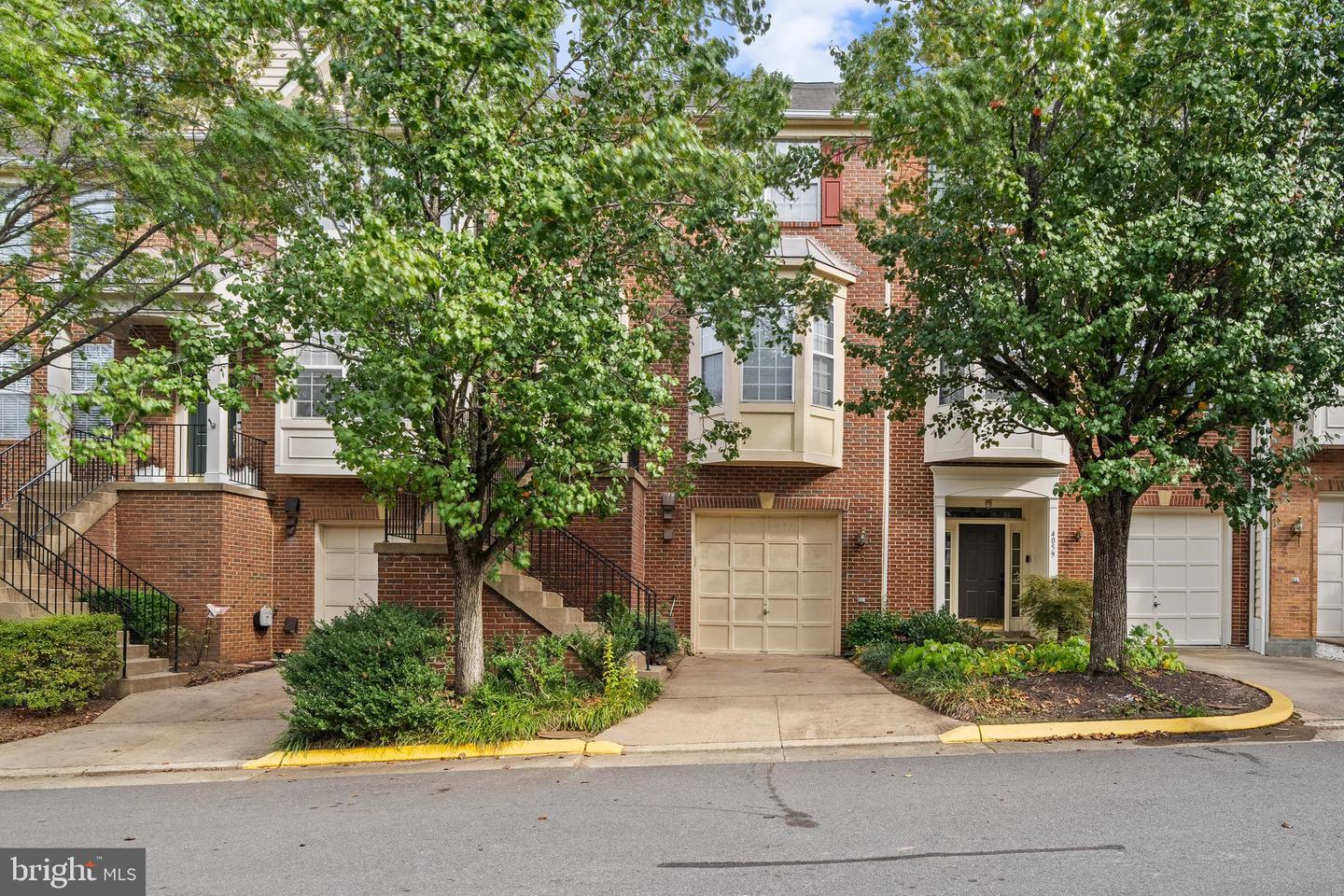 4057 CORNWALL CT, FAIRFAX, Virginia 22030, 3 Bedrooms Bedrooms, ,2 BathroomsBathrooms,Residential,For sale,4057 CORNWALL CT,VAFX2275034 MLS # VAFX2275034