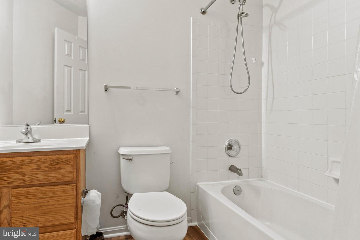 4057 CORNWALL CT, FAIRFAX, Virginia 22030, 3 Bedrooms Bedrooms, ,2 BathroomsBathrooms,Residential,For sale,4057 CORNWALL CT,VAFX2275034 MLS # VAFX2275034
