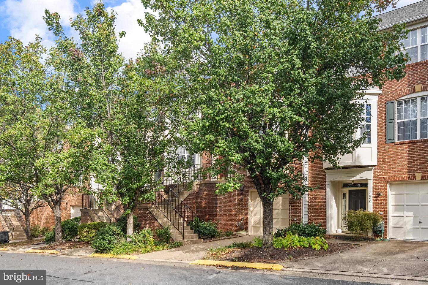 4057 CORNWALL CT, FAIRFAX, Virginia 22030, 3 Bedrooms Bedrooms, ,2 BathroomsBathrooms,Residential,For sale,4057 CORNWALL CT,VAFX2275034 MLS # VAFX2275034