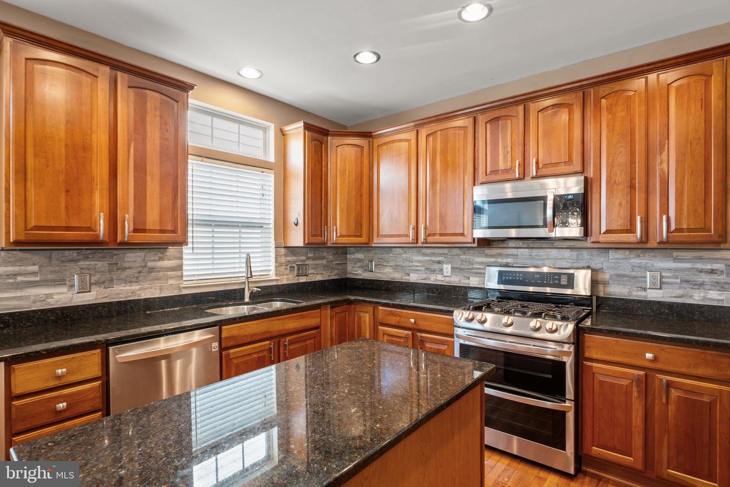 16044 SHERINGHAM WAY, GAINESVILLE, Virginia 20155, 4 Bedrooms Bedrooms, ,3 BathroomsBathrooms,Residential,For sale,16044 SHERINGHAM WAY,VAPW2106276 MLS # VAPW2106276