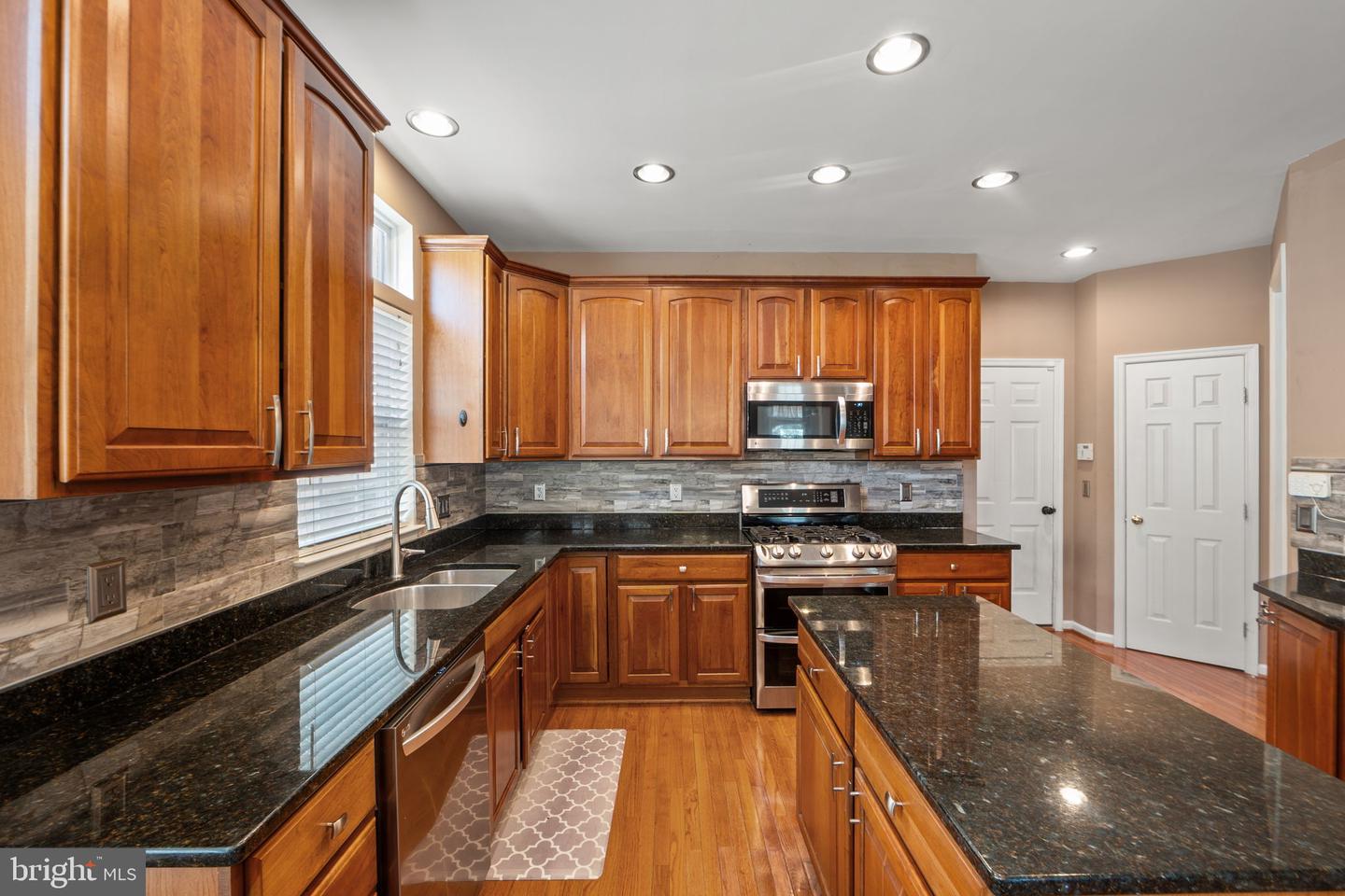 16044 SHERINGHAM WAY, GAINESVILLE, Virginia 20155, 4 Bedrooms Bedrooms, ,3 BathroomsBathrooms,Residential,For sale,16044 SHERINGHAM WAY,VAPW2106276 MLS # VAPW2106276