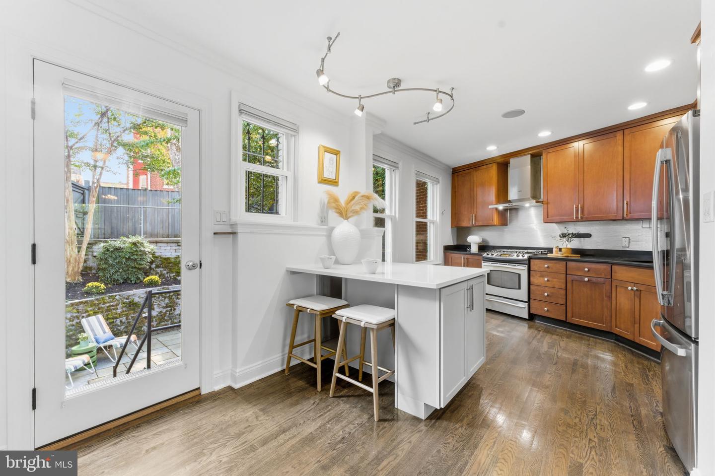 1434 OAK ST NW, WASHINGTON, District Of Columbia 20010, 2 Bedrooms Bedrooms, ,1 BathroomBathrooms,Residential,For sale,1434 OAK ST NW,DCDC2227668 MLS # DCDC2227668