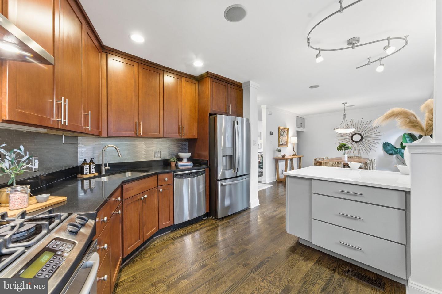 1434 OAK ST NW, WASHINGTON, District Of Columbia 20010, 2 Bedrooms Bedrooms, ,1 BathroomBathrooms,Residential,For sale,1434 OAK ST NW,DCDC2227668 MLS # DCDC2227668