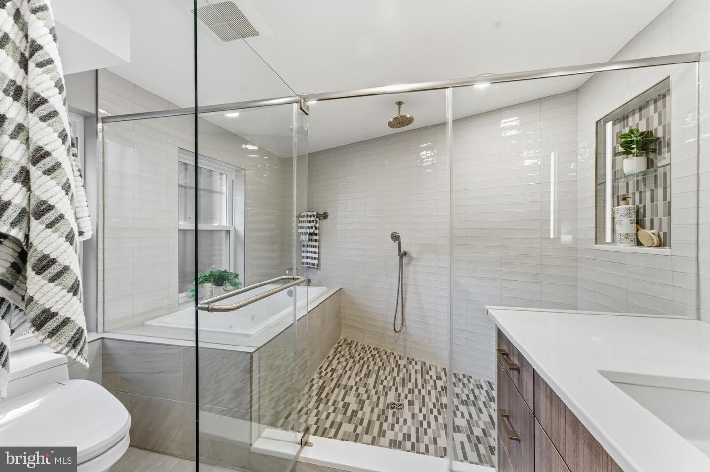 1434 OAK ST NW, WASHINGTON, District Of Columbia 20010, 2 Bedrooms Bedrooms, ,1 BathroomBathrooms,Residential,For sale,1434 OAK ST NW,DCDC2227668 MLS # DCDC2227668