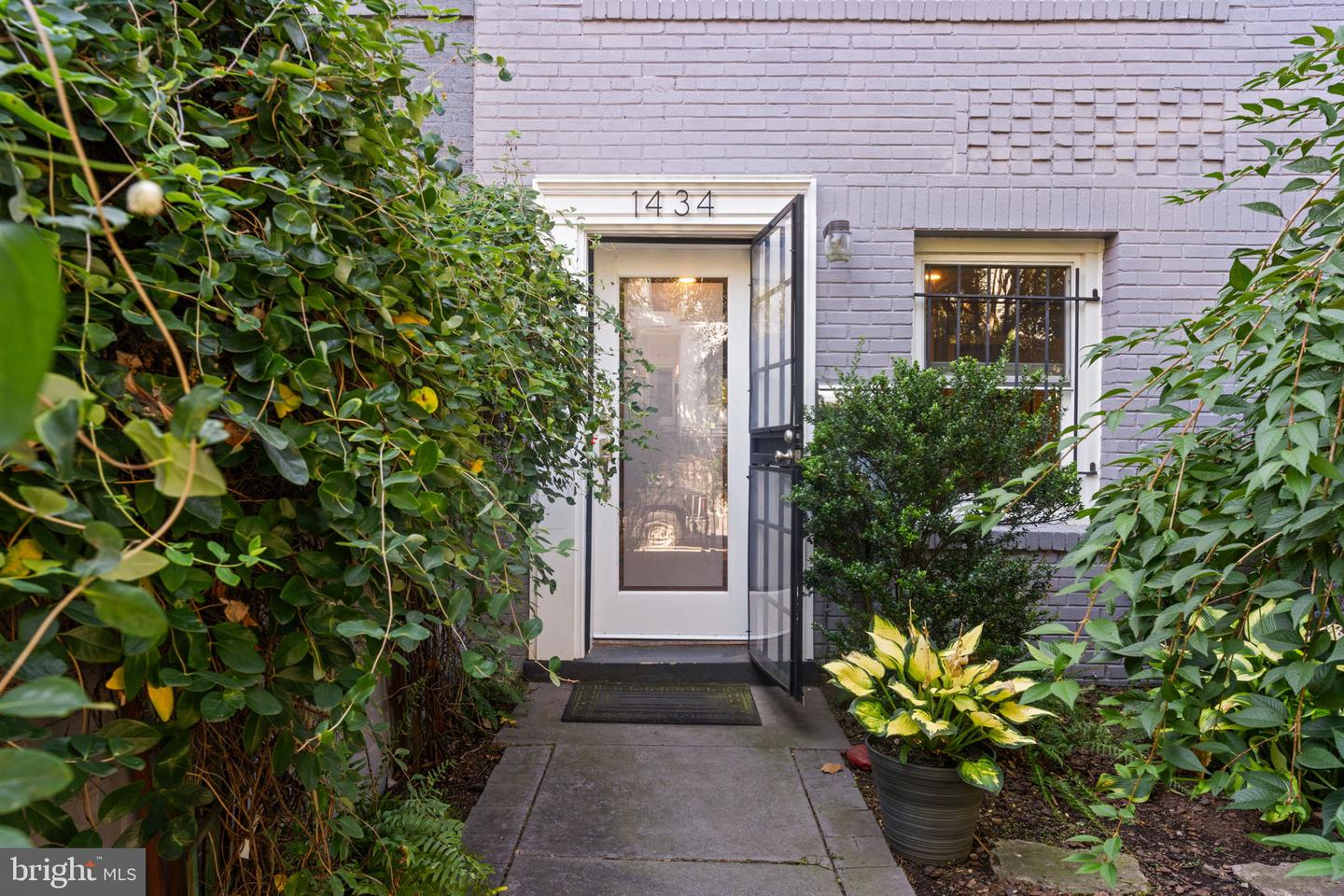1434 OAK ST NW, WASHINGTON, District Of Columbia 20010, 2 Bedrooms Bedrooms, ,1 BathroomBathrooms,Residential,For sale,1434 OAK ST NW,DCDC2227668 MLS # DCDC2227668