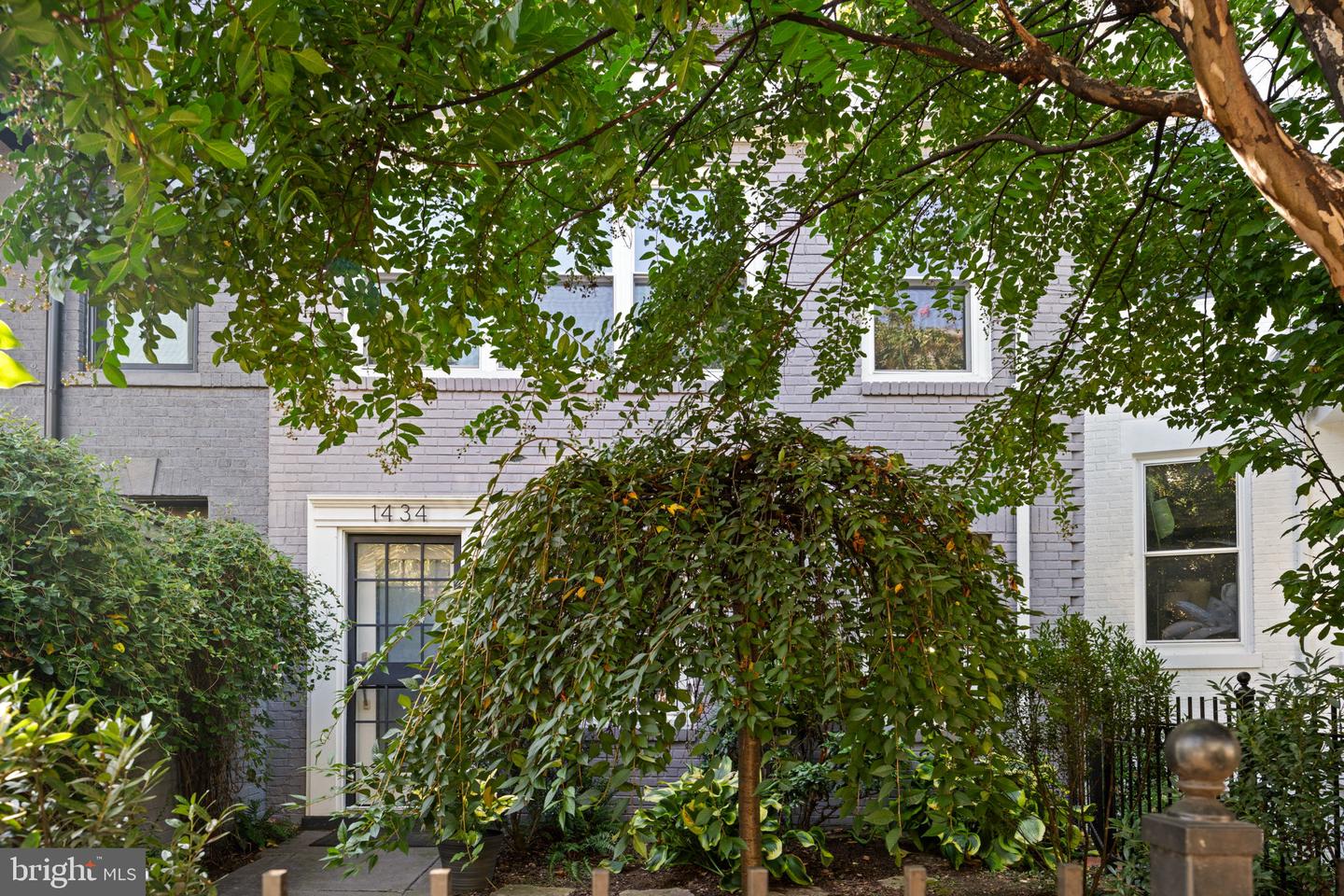 1434 OAK ST NW, WASHINGTON, District Of Columbia 20010, 2 Bedrooms Bedrooms, ,1 BathroomBathrooms,Residential,For sale,1434 OAK ST NW,DCDC2227668 MLS # DCDC2227668