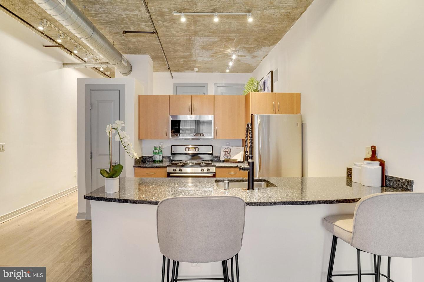 301 MASSACHUSETTS AVE NW #102, WASHINGTON, District Of Columbia 20001, 2 Bedrooms Bedrooms, ,2 BathroomsBathrooms,Residential,For sale,301 MASSACHUSETTS AVE NW #102,DCDC2227672 MLS # DCDC2227672