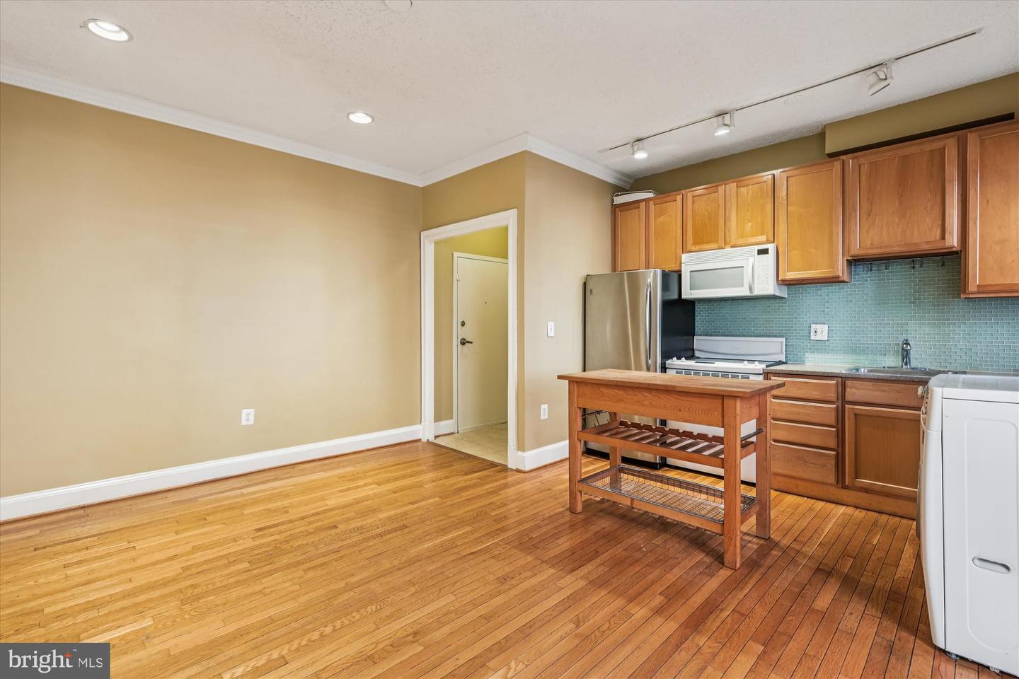 1401 COLUMBIA RD NW #209, WASHINGTON, District Of Columbia 20009, 1 Bedroom Bedrooms, ,1 BathroomBathrooms,Residential,For sale,1401 COLUMBIA RD NW #209,DCDC2227688 MLS # DCDC2227688
