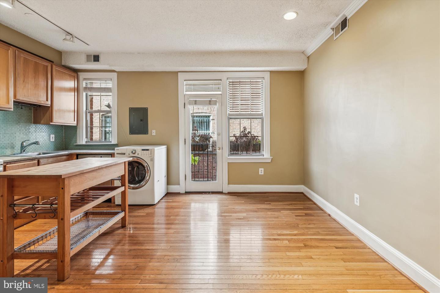 1401 COLUMBIA RD NW #209, WASHINGTON, District Of Columbia 20009, 1 Bedroom Bedrooms, ,1 BathroomBathrooms,Residential,For sale,1401 COLUMBIA RD NW #209,DCDC2227688 MLS # DCDC2227688