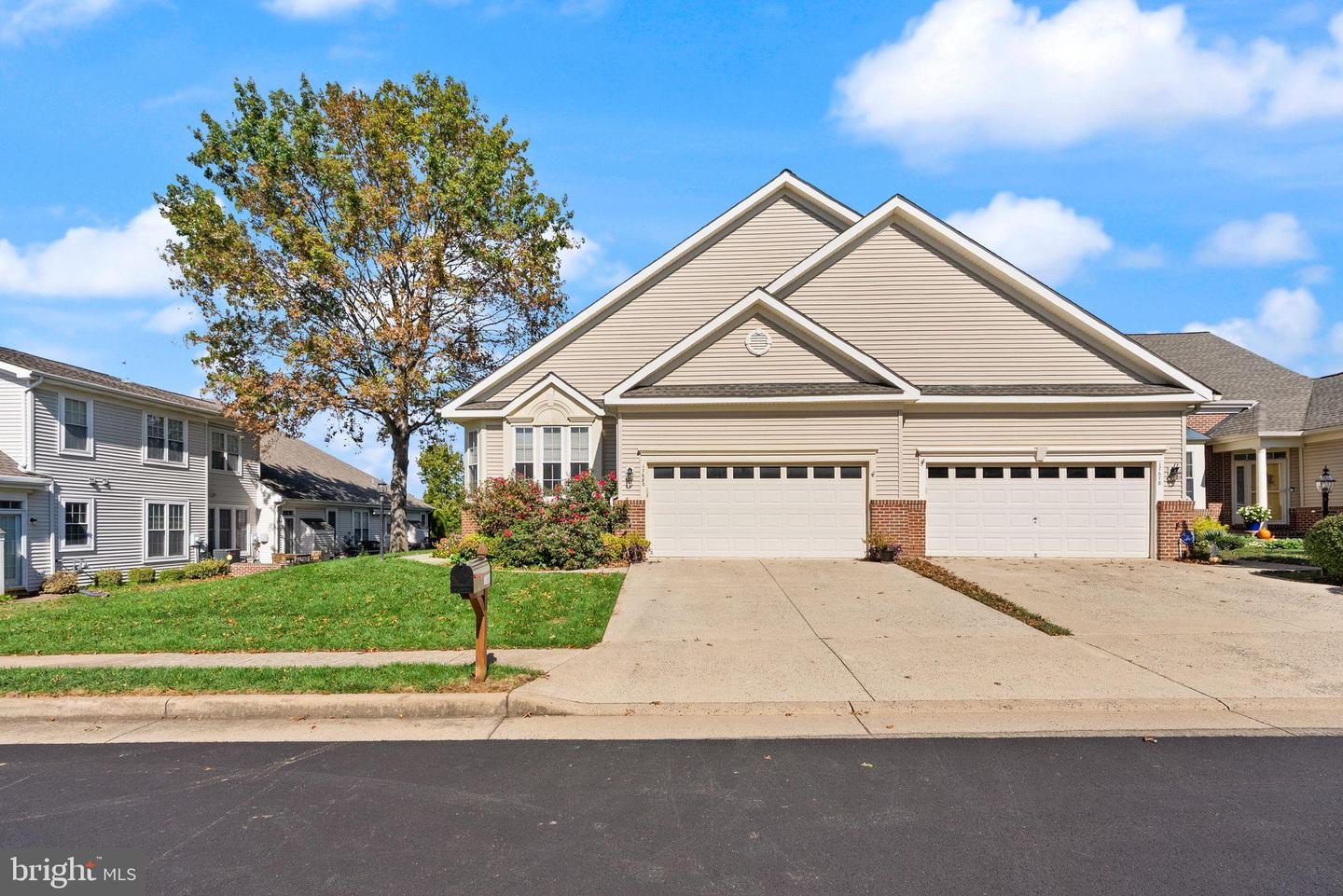 17680 GLASS RIDGE PL, GAINESVILLE, Virginia 20155, 3 Bedrooms Bedrooms, 6 Rooms Rooms,3 BathroomsBathrooms,Residential,For sale,17680 GLASS RIDGE PL,VAPW2106296 MLS # VAPW2106296