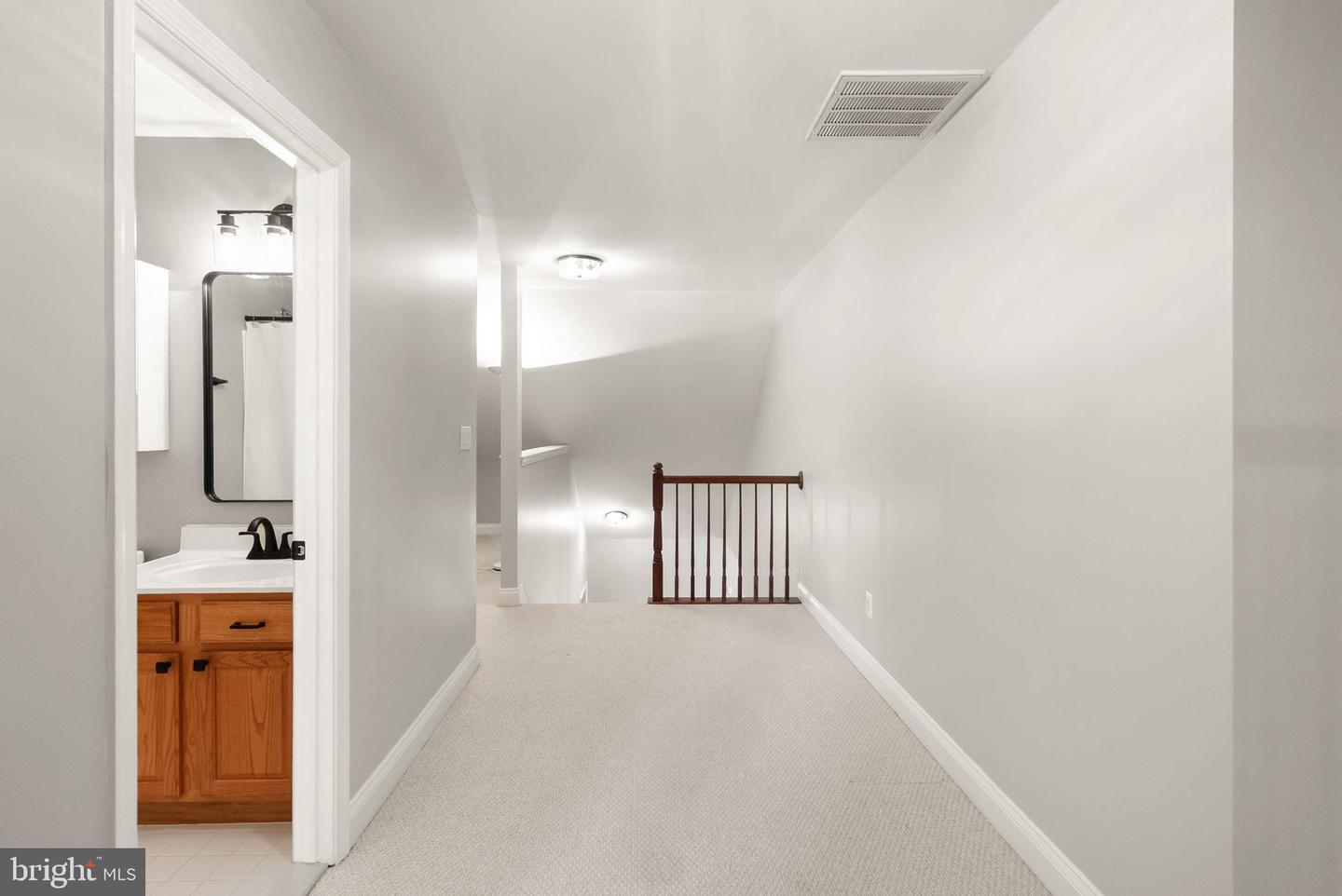 17680 GLASS RIDGE PL, GAINESVILLE, Virginia 20155, 3 Bedrooms Bedrooms, 6 Rooms Rooms,3 BathroomsBathrooms,Residential,For sale,17680 GLASS RIDGE PL,VAPW2106296 MLS # VAPW2106296
