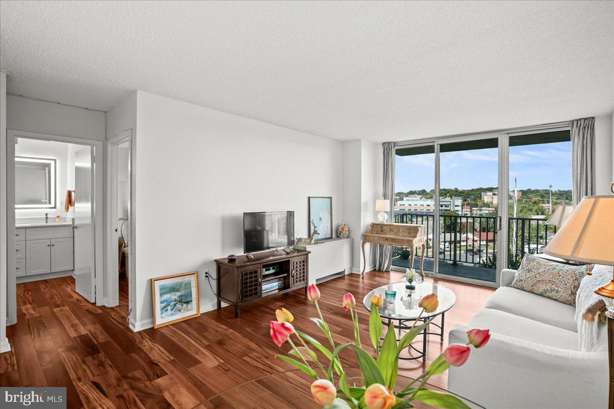 1225 MARTHA CUSTIS DR #715, ALEXANDRIA, Virginia 22302, 1 Bedroom Bedrooms, ,1 BathroomBathrooms,Residential,For sale,1225 MARTHA CUSTIS DR #715,VAAX2050998 MLS # VAAX2050998