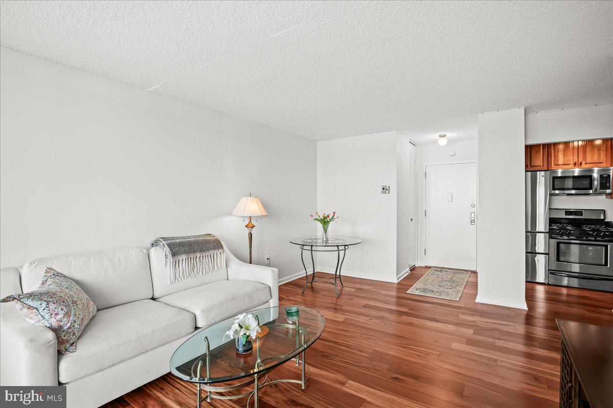 1225 MARTHA CUSTIS DR #715, ALEXANDRIA, Virginia 22302, 1 Bedroom Bedrooms, ,1 BathroomBathrooms,Residential,For sale,1225 MARTHA CUSTIS DR #715,VAAX2050998 MLS # VAAX2050998