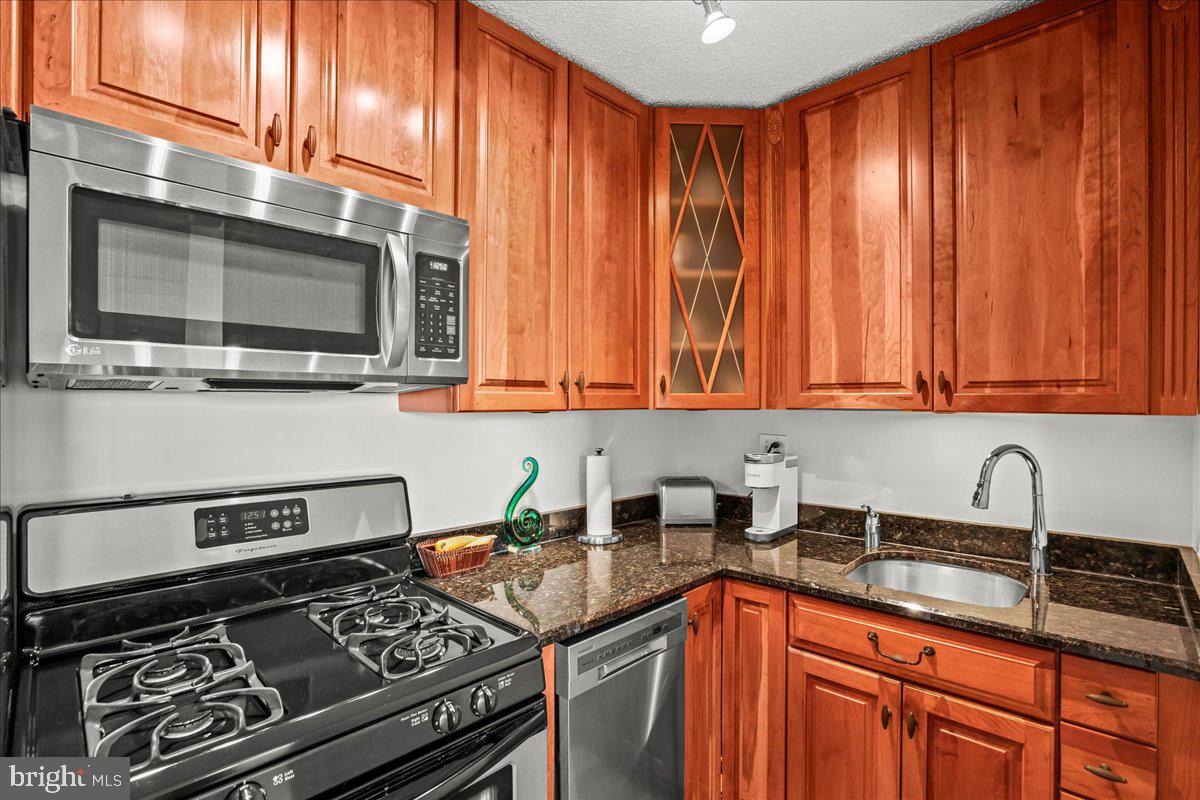 1225 MARTHA CUSTIS DR #715, ALEXANDRIA, Virginia 22302, 1 Bedroom Bedrooms, ,1 BathroomBathrooms,Residential,For sale,1225 MARTHA CUSTIS DR #715,VAAX2050998 MLS # VAAX2050998