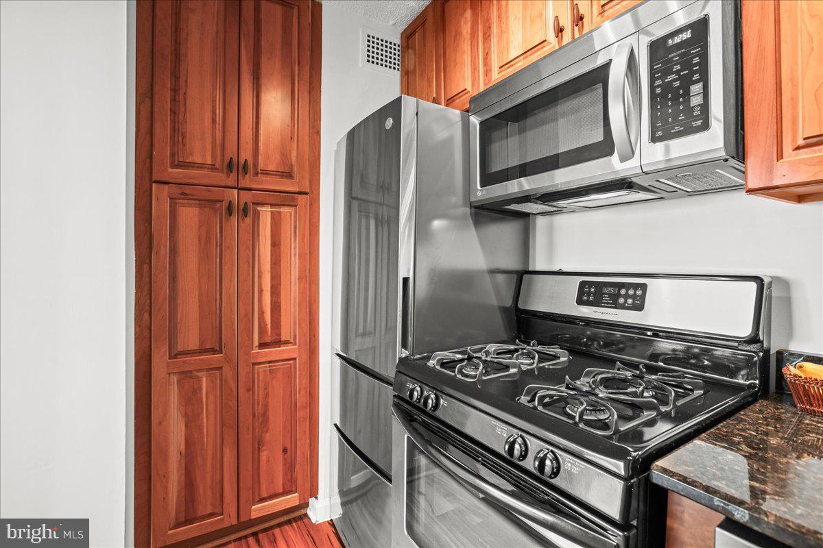 1225 MARTHA CUSTIS DR #715, ALEXANDRIA, Virginia 22302, 1 Bedroom Bedrooms, ,1 BathroomBathrooms,Residential,For sale,1225 MARTHA CUSTIS DR #715,VAAX2050998 MLS # VAAX2050998