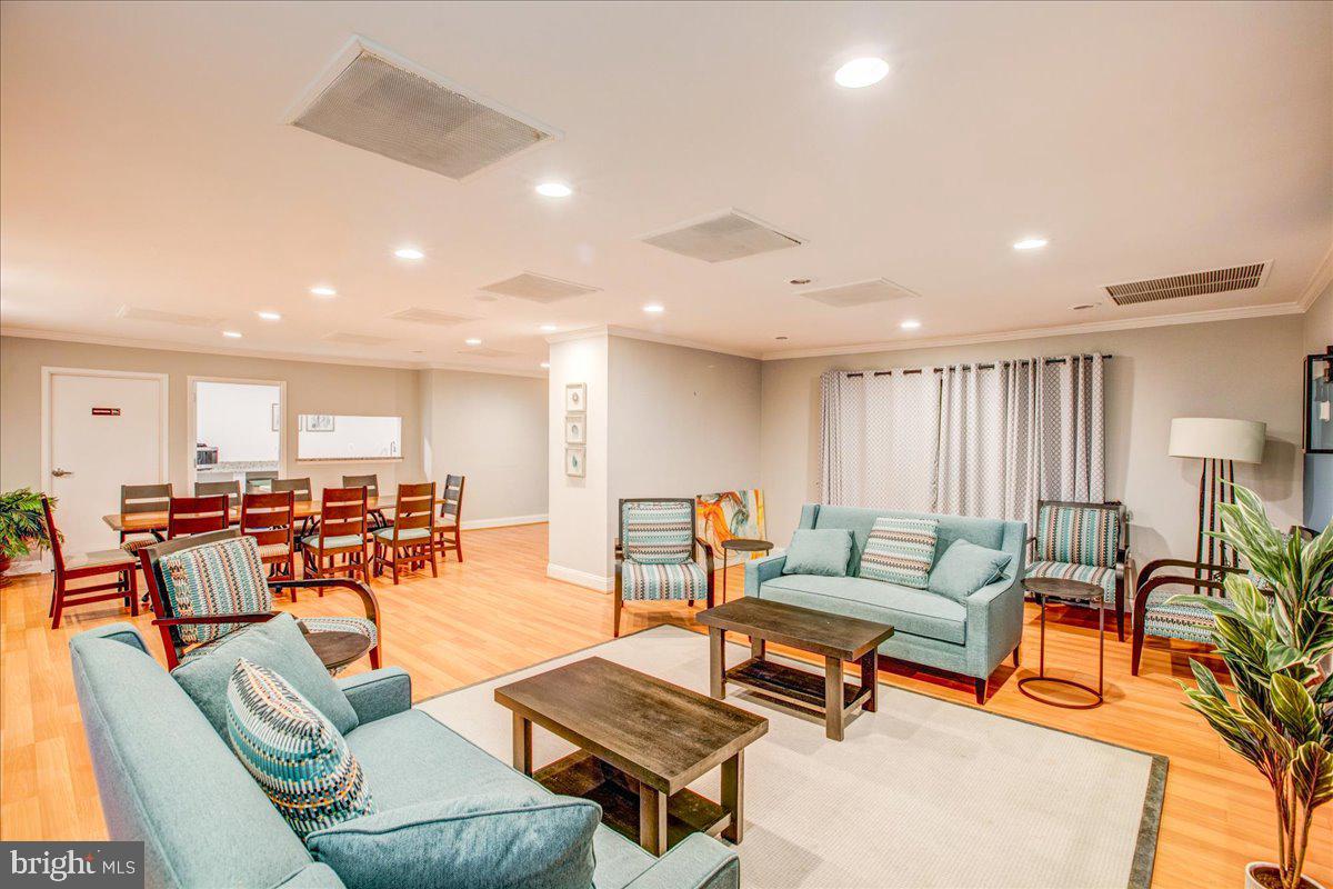 1225 MARTHA CUSTIS DR #715, ALEXANDRIA, Virginia 22302, 1 Bedroom Bedrooms, ,1 BathroomBathrooms,Residential,For sale,1225 MARTHA CUSTIS DR #715,VAAX2050998 MLS # VAAX2050998
