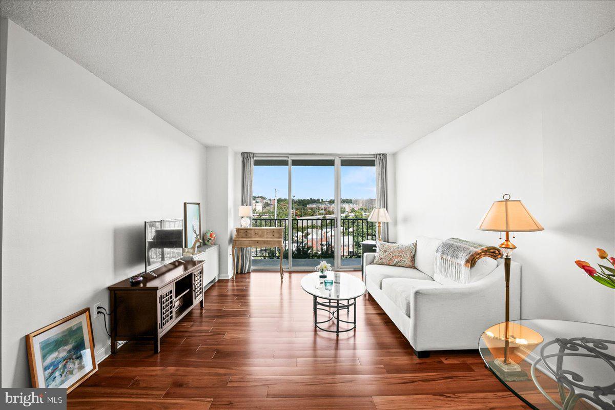 1225 MARTHA CUSTIS DR #715, ALEXANDRIA, Virginia 22302, 1 Bedroom Bedrooms, ,1 BathroomBathrooms,Residential,For sale,1225 MARTHA CUSTIS DR #715,VAAX2050998 MLS # VAAX2050998