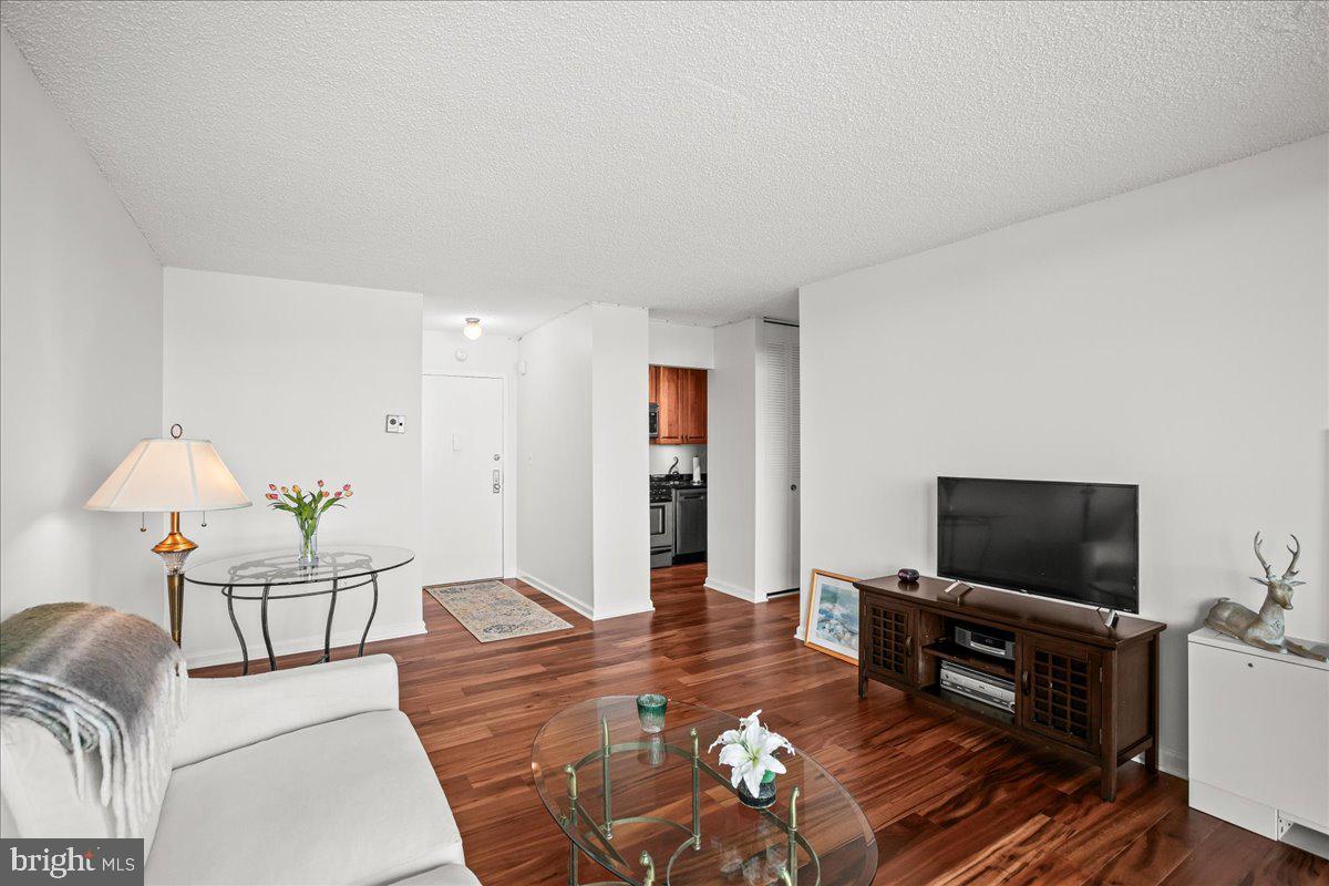 1225 MARTHA CUSTIS DR #715, ALEXANDRIA, Virginia 22302, 1 Bedroom Bedrooms, ,1 BathroomBathrooms,Residential,For sale,1225 MARTHA CUSTIS DR #715,VAAX2050998 MLS # VAAX2050998